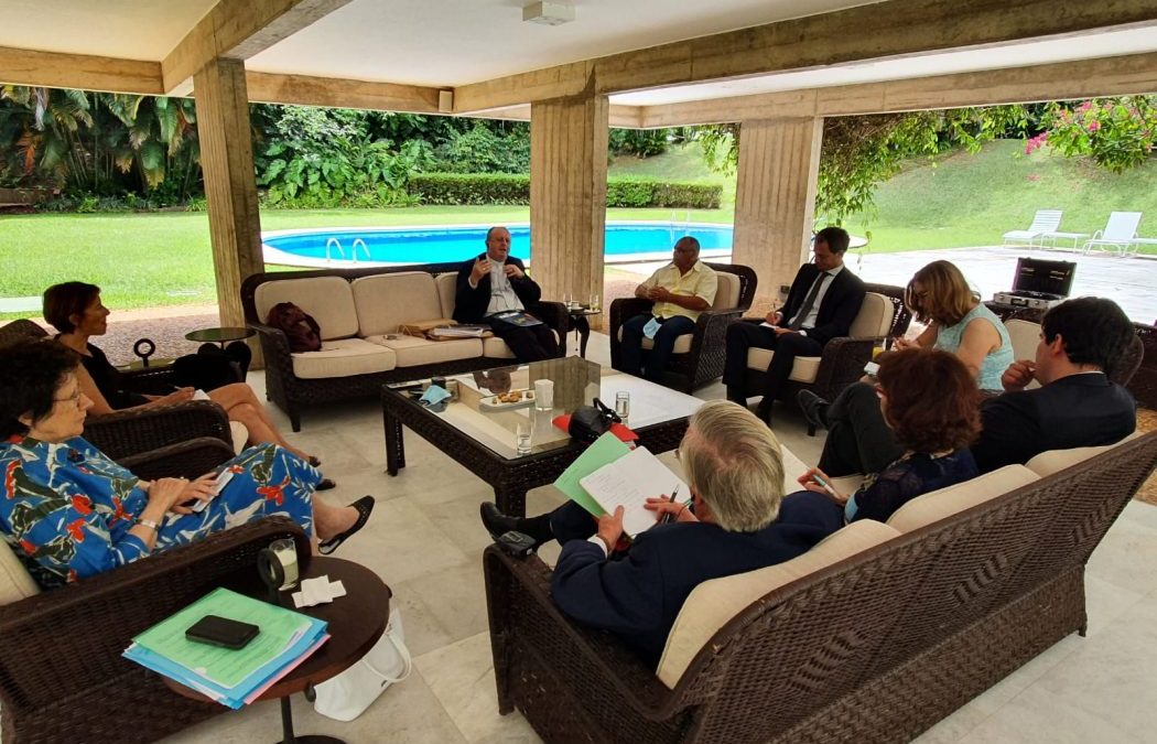 CIMI: Cimi se reúne com senadores franceses para discutir o atual cenário dos direitos indígenas no Brasil
