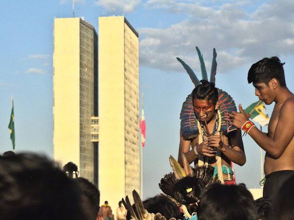 APIB: Movimento Indígena na Luta pela Terra, contra os projetos de morte de Bolsonaro e Lira