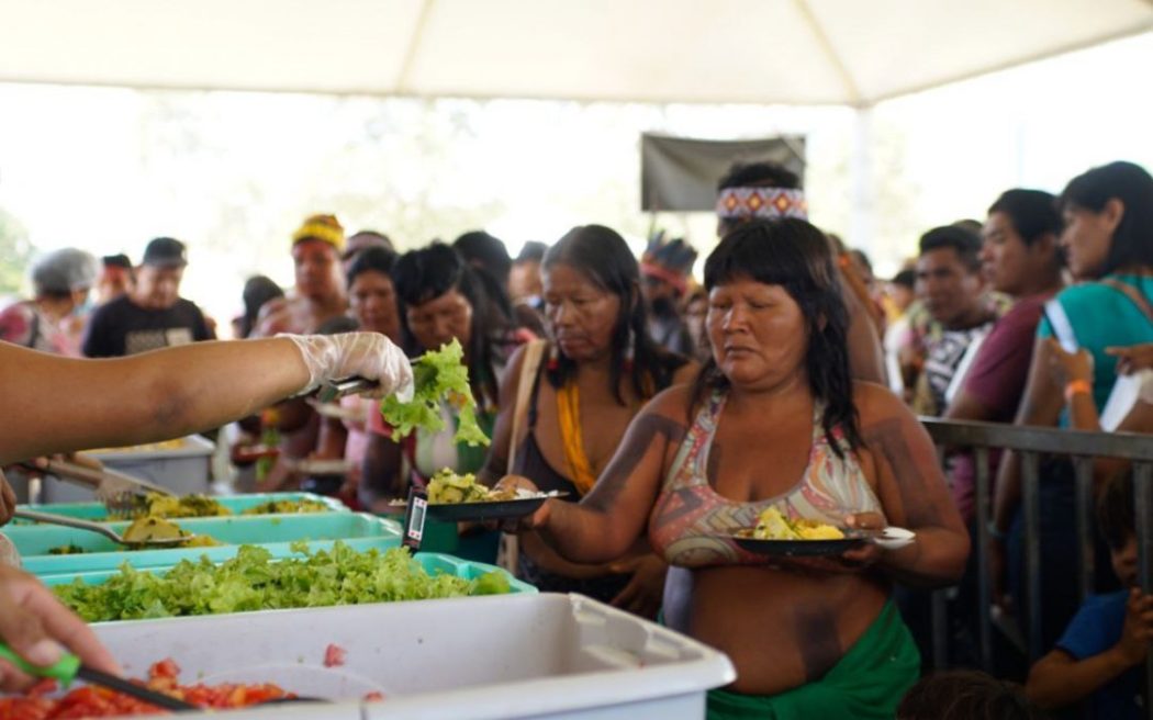 CIMI: MST e Apib constroem cozinha unitária para 7 mil indígenas em Brasília