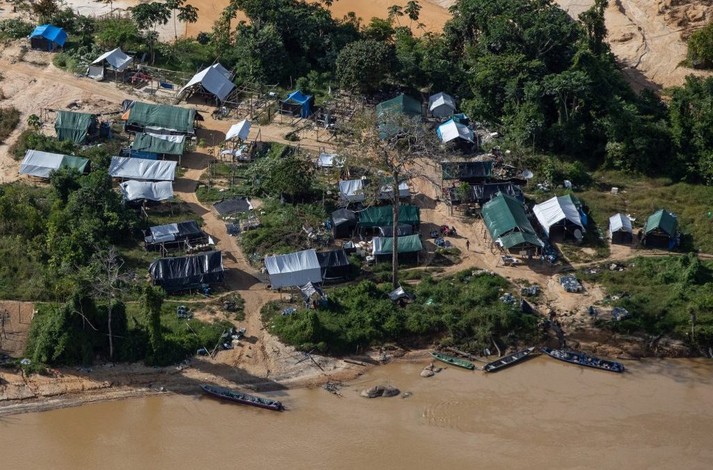 CIR: Hutukara lança novo relatório com dados, imagens aéreas e relatos do inferno provocado pela invasão do garimpo ilegal
