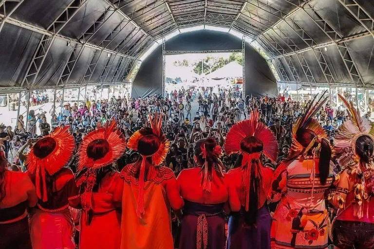 FOLHA DE SÃO PAULO: O que é ser indígena?