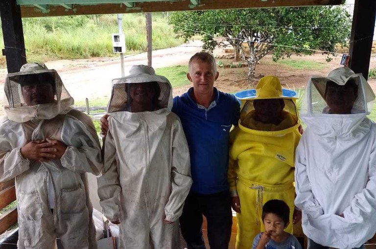 FUNAI: Com apoio da Funai, etnias de Rondônia aprimoram projeto de apicultura