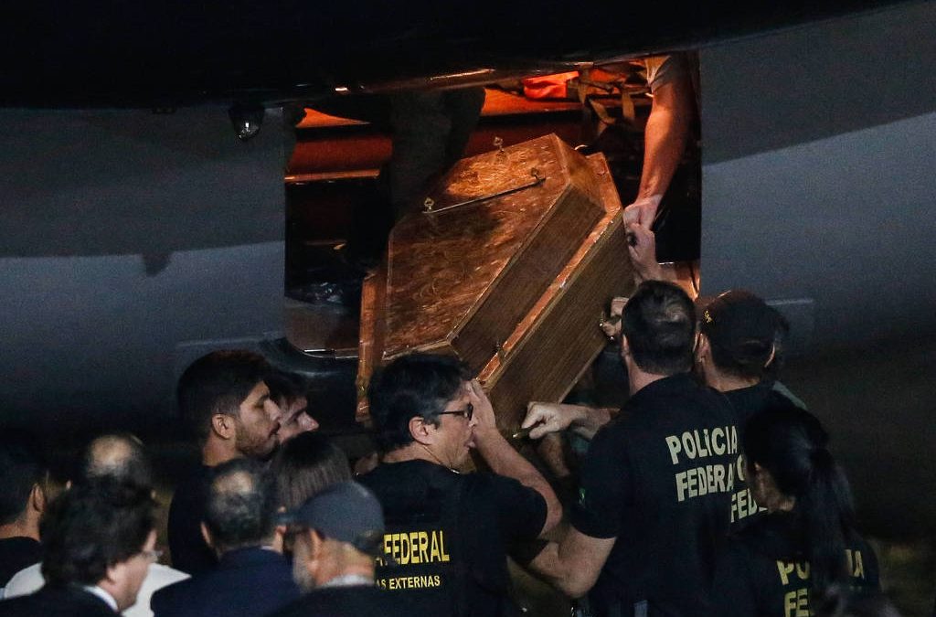 FOLHA DE SÃO PAULO: Remanescentes humanos encontrados nas buscas por Bruno e Dom chegam a Brasília para perícia