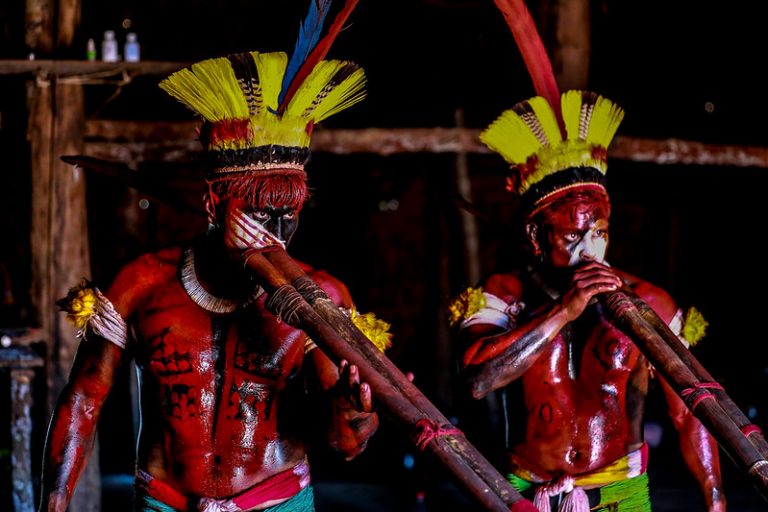 CÂMARA: Bolsonaro veta projeto de lei que institui o Dia dos Povos Indígenas