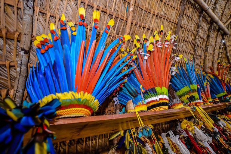 FUNAI: Símbolos: Uso do cocar reúne diferentes significados para os indígenas