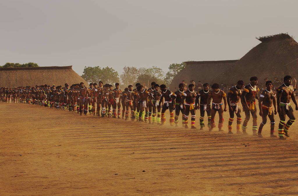 FOLHA DE SÃO PAULO: Vídeo de indígenas com faixa pró-Bolsonaro é de ritual fúnebre no Xingu