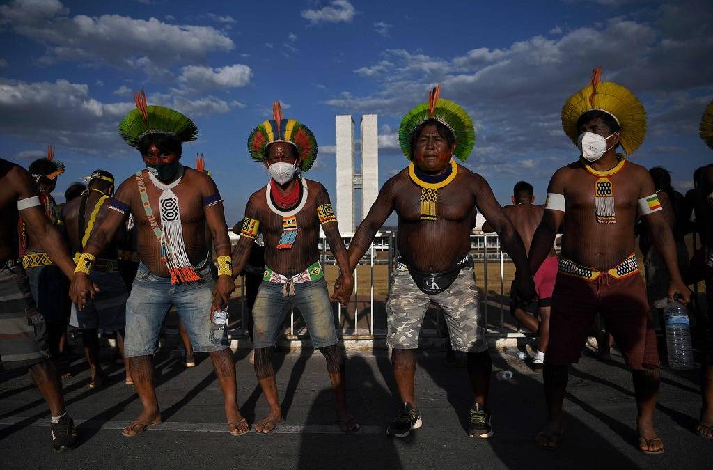 FOLHA DE S. PAULO: Ataques contra direitos indígenas geraram crise humanitária e ambiental
