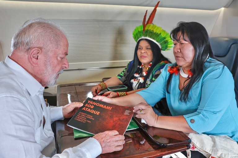 FUNAI: Joenia Wapichana compõe comitiva do presidente Lula em visita a Roraima