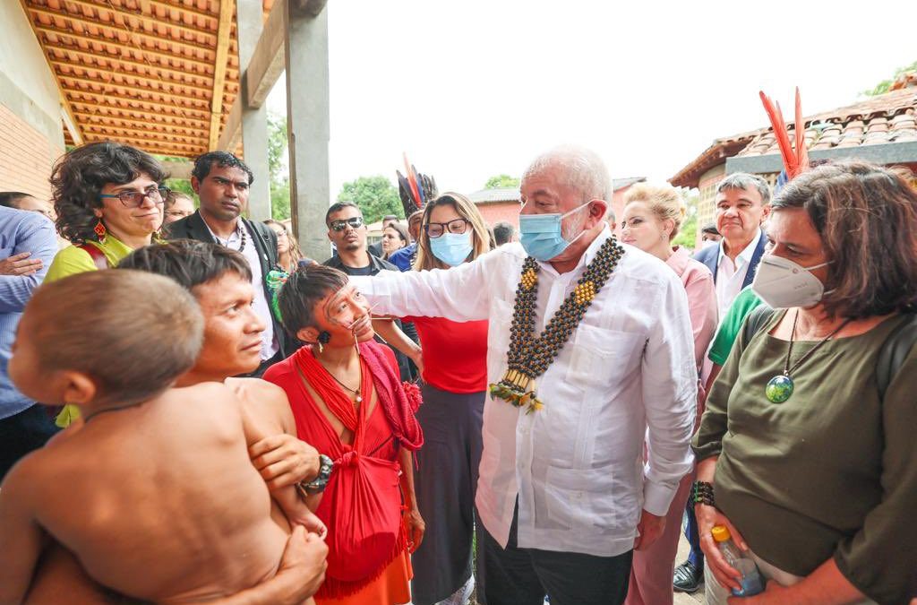 AMAZÔNIA REAL: Davi Yanomami cobra e Lula diz: “nós vamos tirar” os garimpeiros