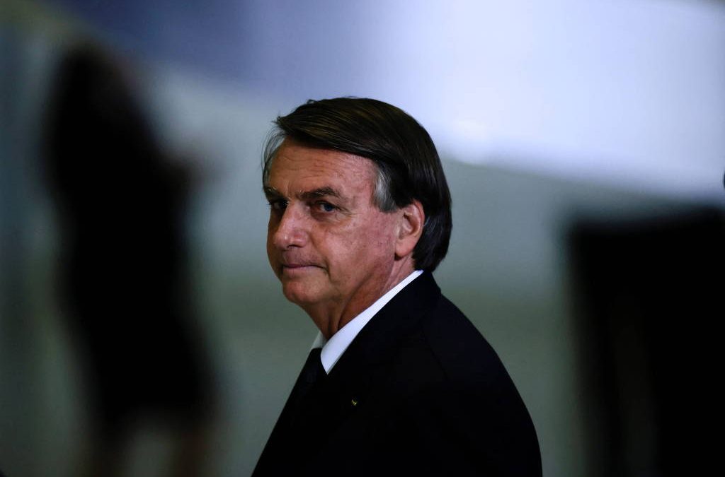 FOLHA DE S. PAULO: Bolsonaro pode responder por genocídio no Tribunal Penal Internacional se Justiça do Brasil falhar