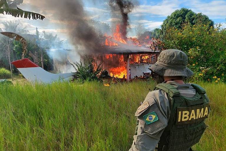 FOLHA DE SÃO PAULO: Governo dá início a operações para desmontar garimpo na terra yanomami, e Ibama destrói aeronaves