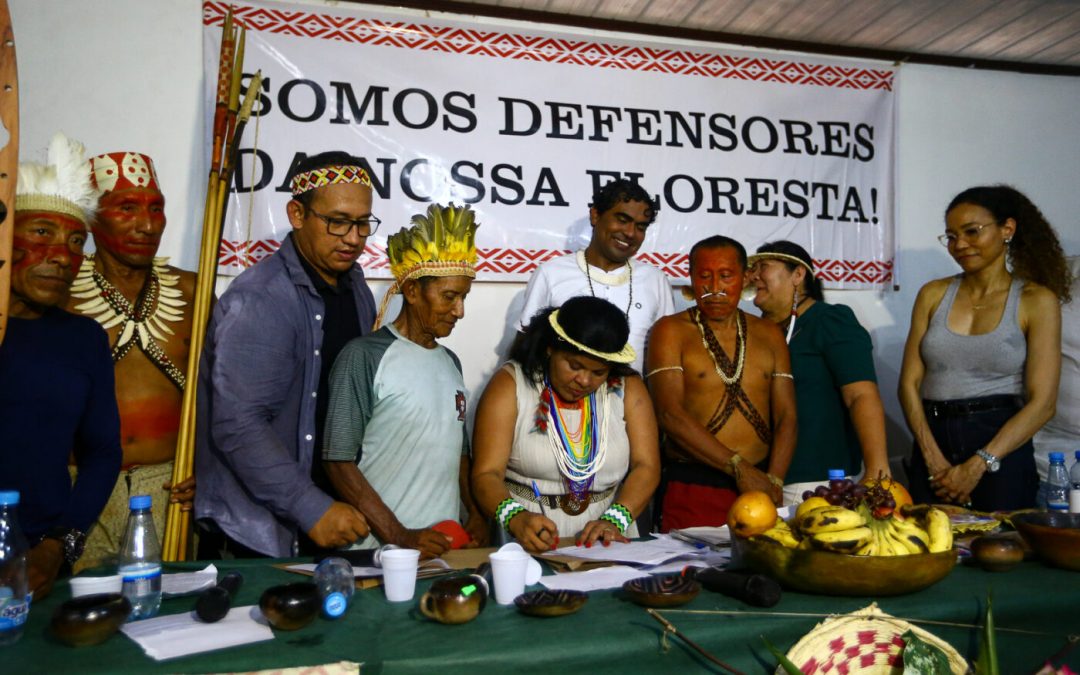 AMAZÔNIA REAL: Comitiva do governo ouve pedidos e faz promessas aos indígenas do Vale do Javari