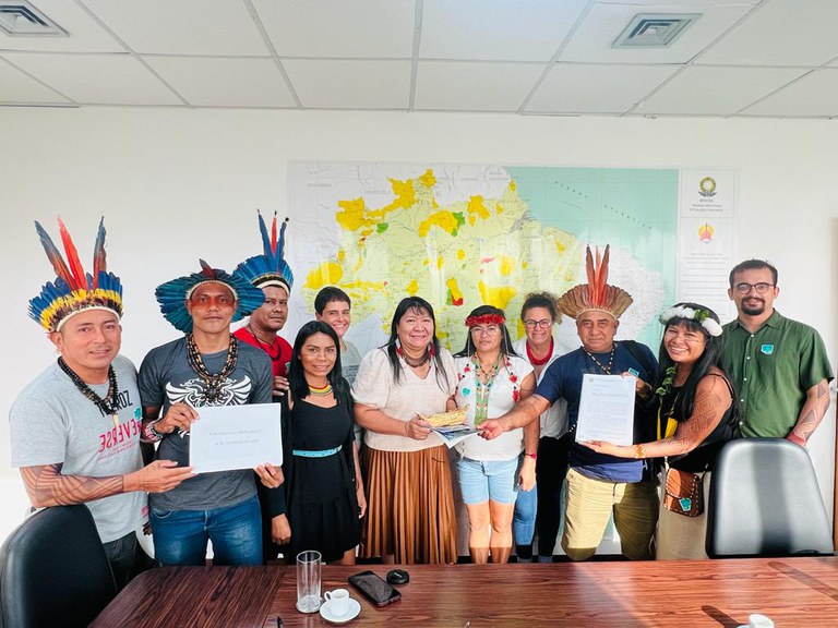 FUNAI: A líderes Munduruku e Tupinambá, presidenta da Funai reafirma compromisso do Governo Federal com demarcação