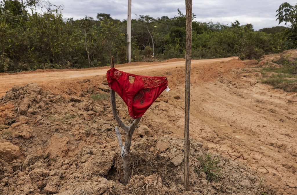 FOLHA DE SÃO PAULO: PF tenta prender suspeitos de exploração sexual de menores em garimpos de Roraima