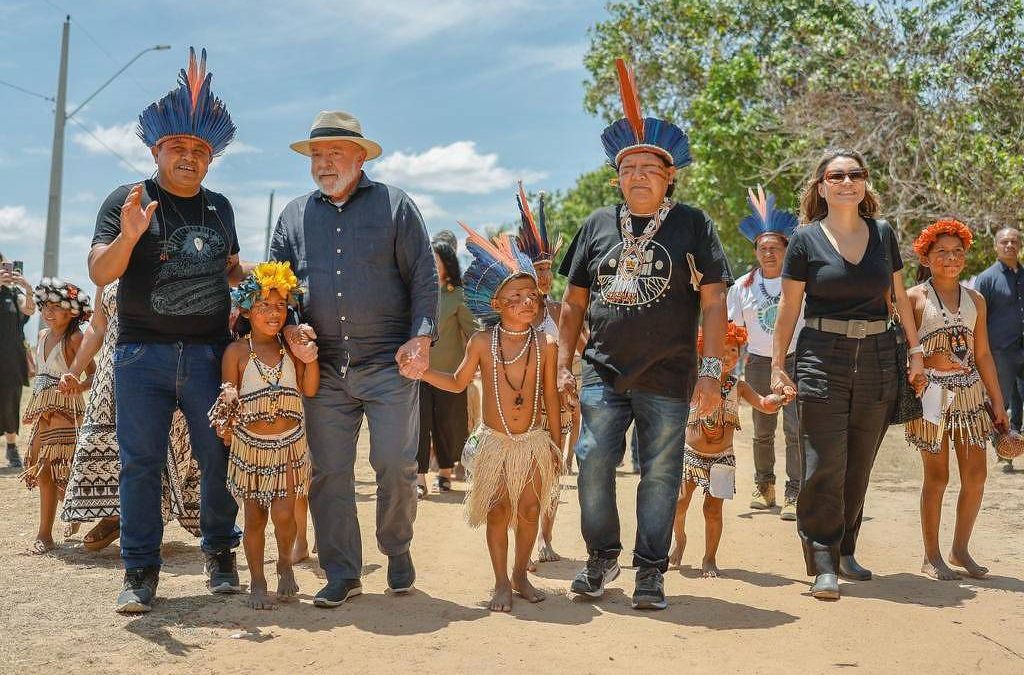FOLHA DE SÃO PAULO: Indígenas cobram de Lula hospital para yanomamis e dizem ser contra hidrelétrica