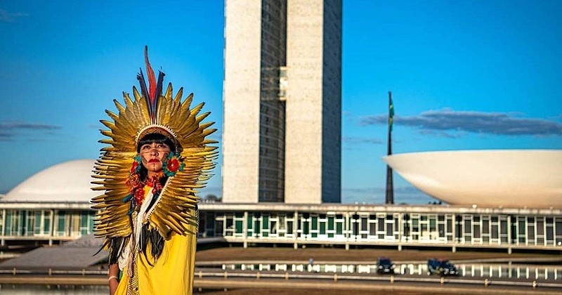 BRASIL DE FATO: Bem Viver na TV: “O Brasil começa por nós, mulheres indígenas”, Célia Xakriabá