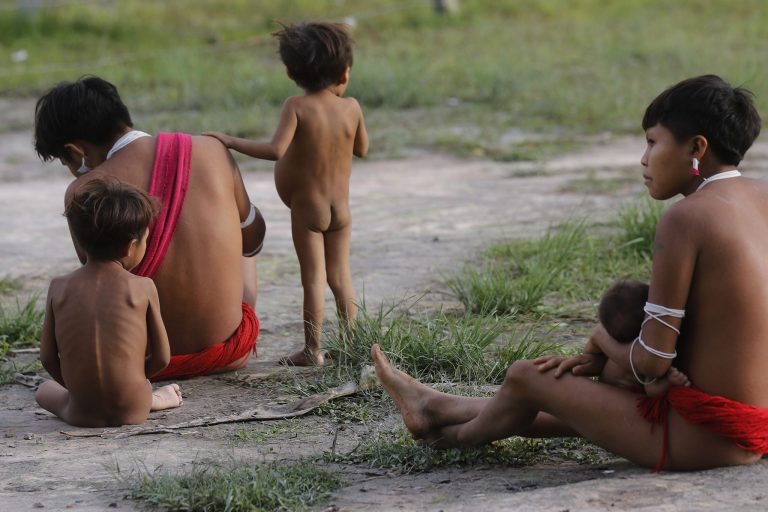 CÂMARA: Três comissões da Câmara discutem violência cometida contra crianças indígenas no Brasil