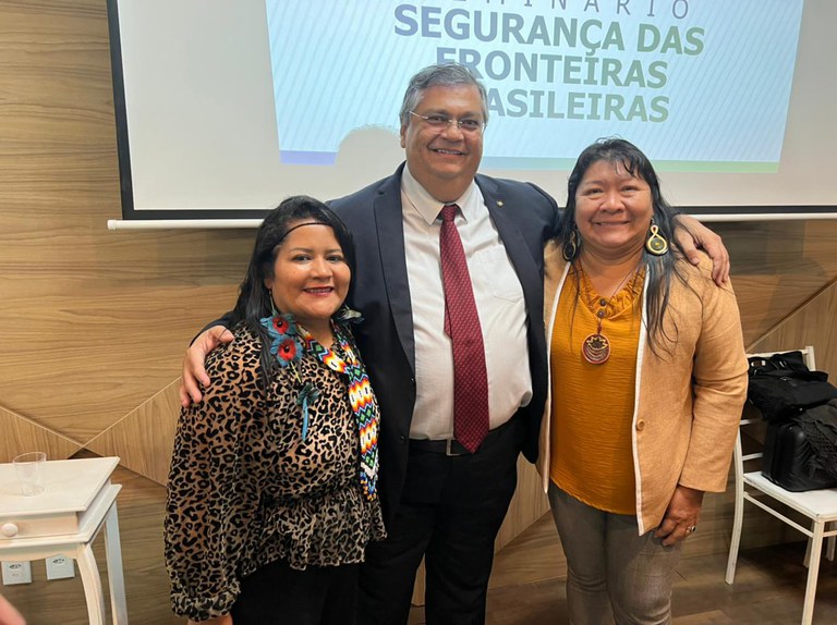 FUNAI: Presidenta da Funai participa de seminário sobre segurança das fronteiras brasileiras