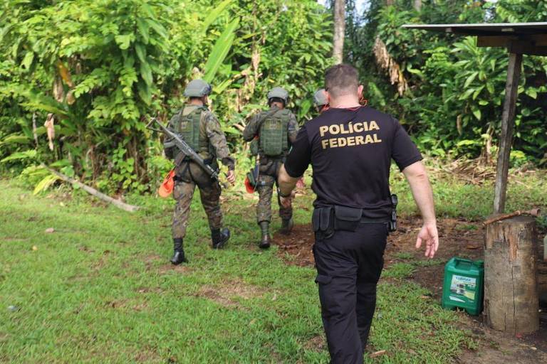 FOLHA DE S. PAULO: PF não identifica ação de facções criminosas em terra yanomami