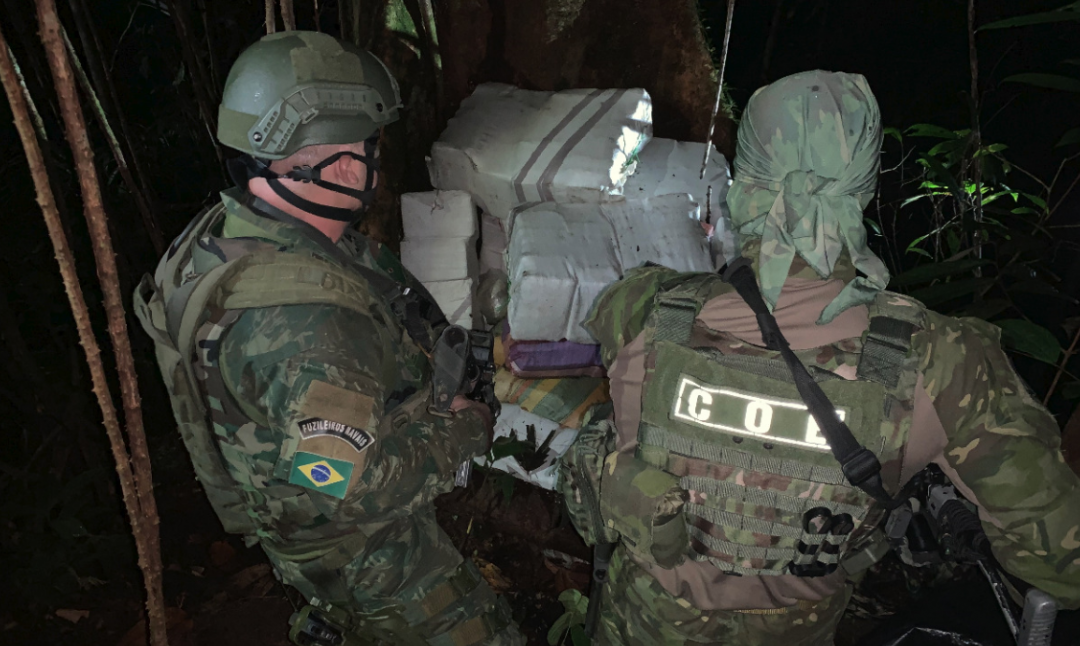 DEFESA: Combate ao garimpo ilegal: A poucos dias de completar 24 anos, Defesa apoia na inutilização de 8 aeronaves e 122 embarcações