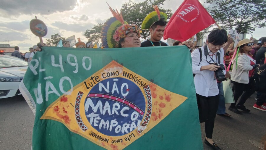 CONGRESSO EM FOCO: INDÍGENAS CAMINHAM ATÉ O CONGRESSO CONTRA O MARCO TEMPORAL