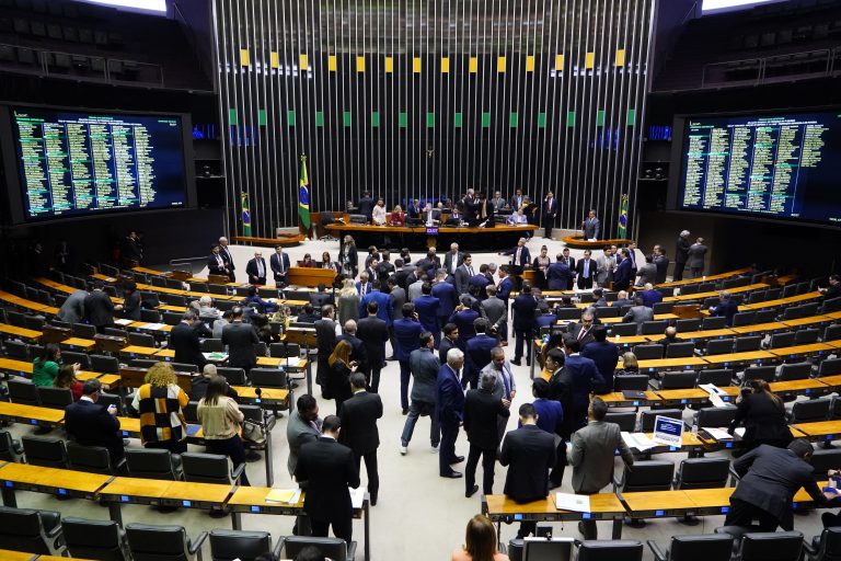 CONGRESSO EM FOCO: CÂMARA APROVA MARCO TEMPORAL DAS TERRAS INDÍGENAS