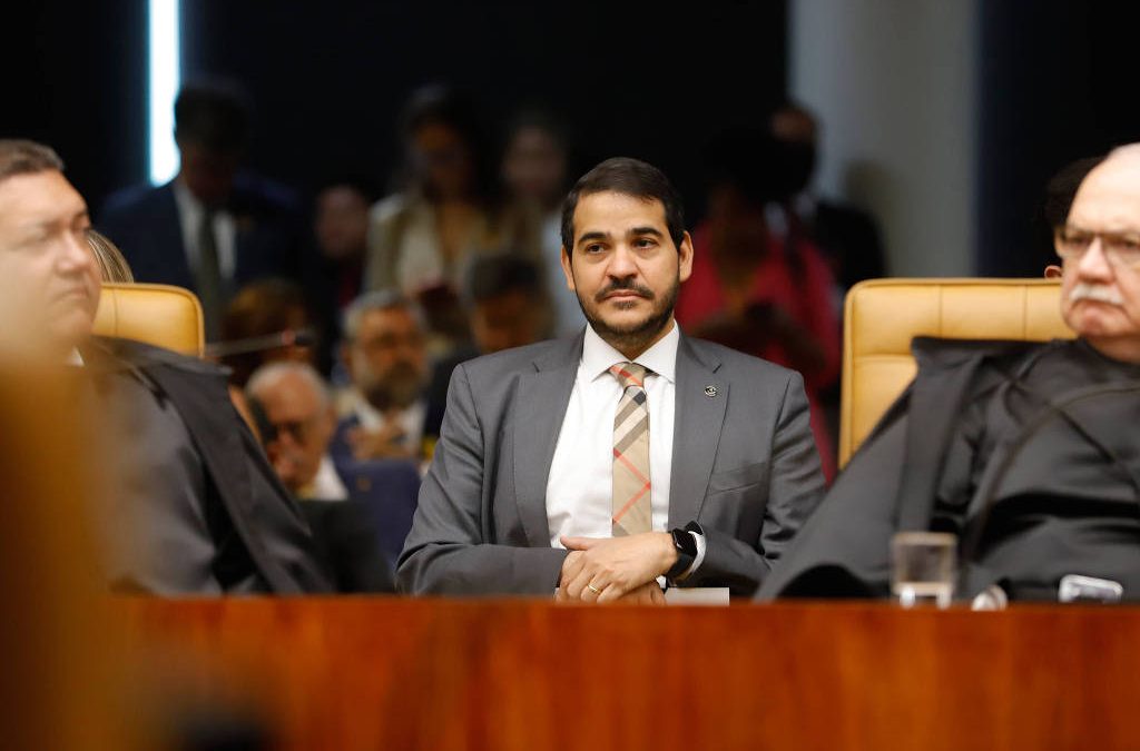 FOLHA DE S. PAULO: Governo quer Ferrogrão, mas acena para indígenas