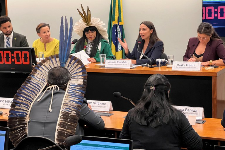 FUNAI: Parlamentares do Brasil e dos Estados Unidos debatem direitos indígenas, igualdade de gênero e meio ambiente