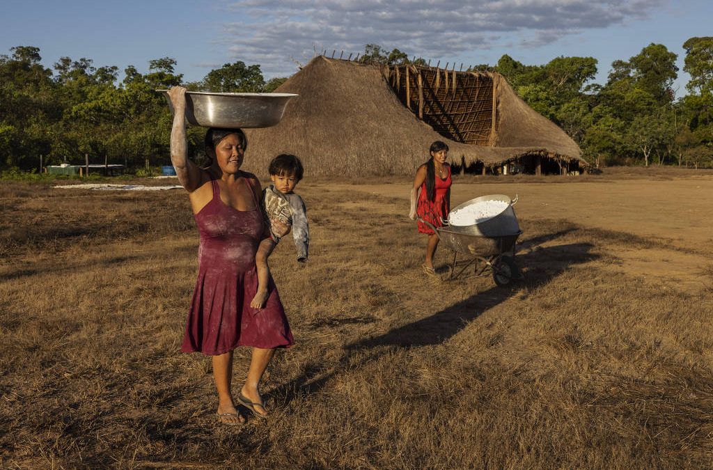FOLHA DE S. PAULO: Mais da metade dos indígenas brasileiros vive na Amazônia Legal, segundo Censo