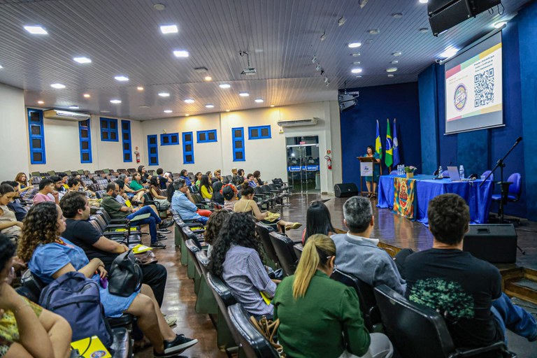 FUNAI: Democracia é vital para estabelecer diálogo e abrir espaço para a diversidade, defende Funai na UERR