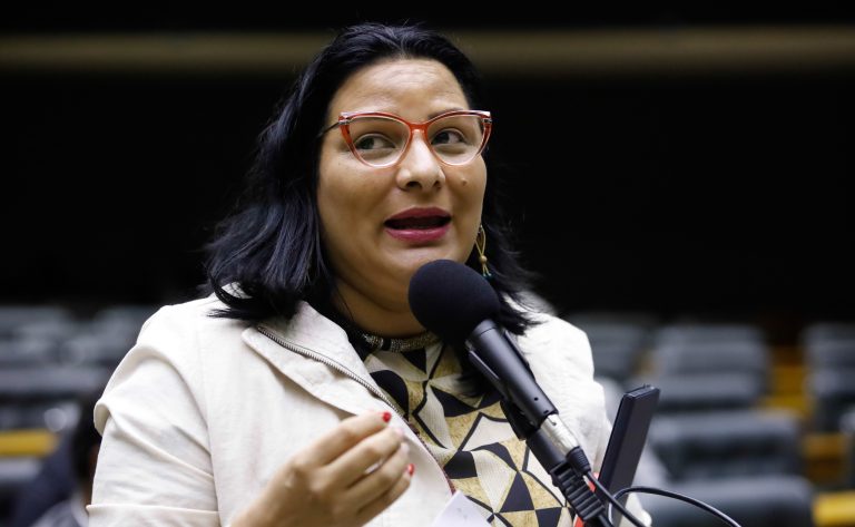 CÂMARA: Comissão aprova projeto que inclui o Dia dos Povos Indígenas na lista oficial de feriados nacionais