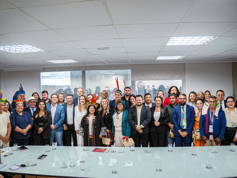 MPI: Em reunião com prefeitos, Sonia Guajajara anuncia datas do primeiro Encontro de Gestores Municipais e de Parlamentares Indígenas