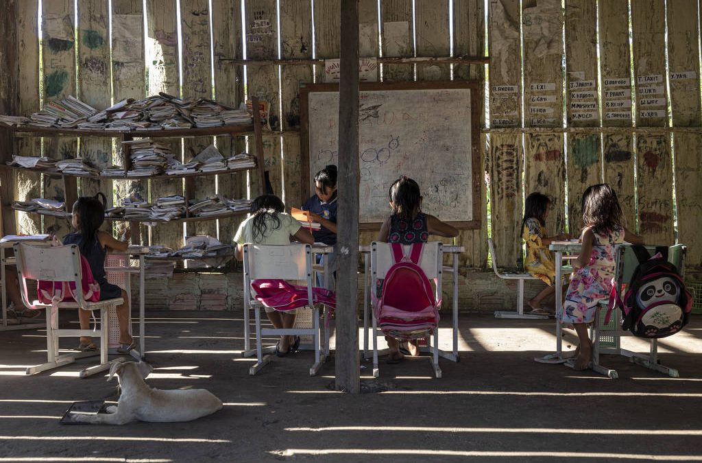 FOLHA DE S. PAULO: Indígenas reivindicam há 15 anos universidade própria como reparação histórica