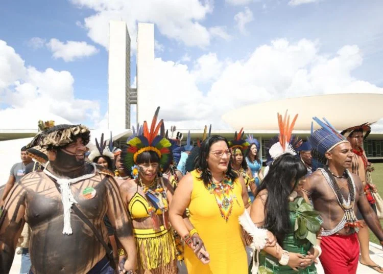 BRASIL DE FATO: No Dia dos Povos Indígenas, a luta é por vida, floresta e reconhecimento, diz artista