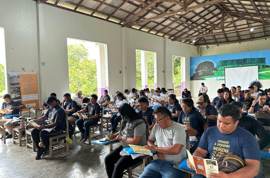 CIR: LIDERANÇAS INDÍGENAS DE RORAIMA RECEBEM CAPACITAÇÃO SOBRE TURISMO DE BASE COMUNITÁRIA EM T.IS INDÍGENAS