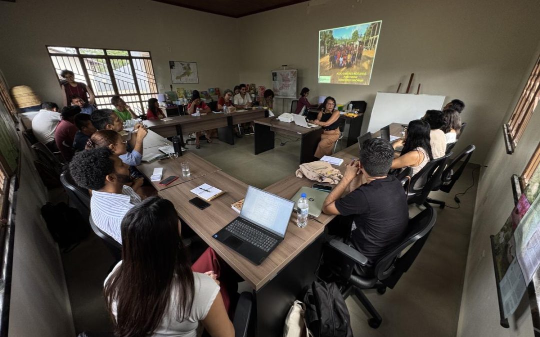 ISA: Yanomami se reúnem com universidades e órgãos federais para acompanhar ações em saúde, educação e direitos humanos