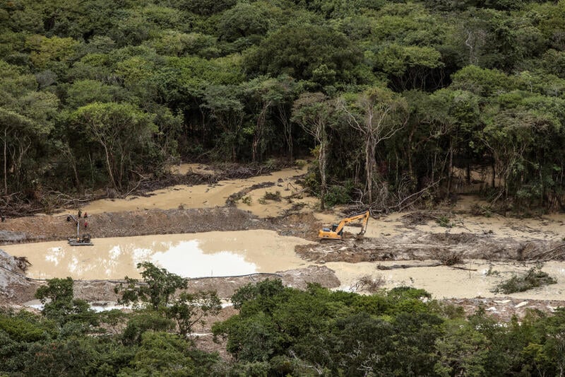 GREENPEACE: AGU propõe cadastro nacional de escavadeiras do garimpo, com base em dados do Greenpeace