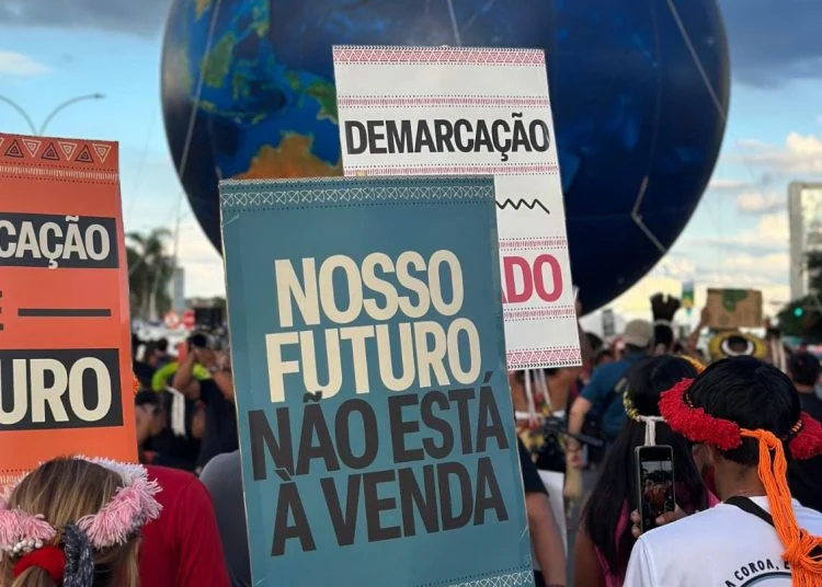 BRASIL DE FATO: Sem demarcação, não há clima: povos indígenas cobram protagonismo em decisões ambientais