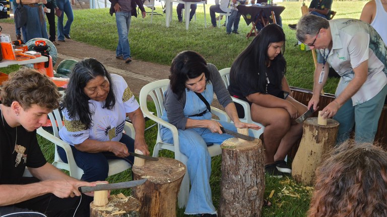 FUNAI: Com apoio da Funai, indígenas Tapuia e Karajá levam saberes tradicionais à Feira Agro Centro-Oeste Familiar em Goiânia