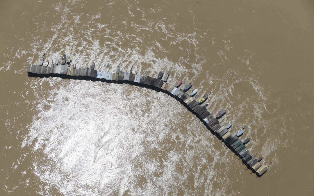 GREENPEACE: Greenpeace flagra mais de 500 balsas de garimpo em sobrevoo no Rio Madeira