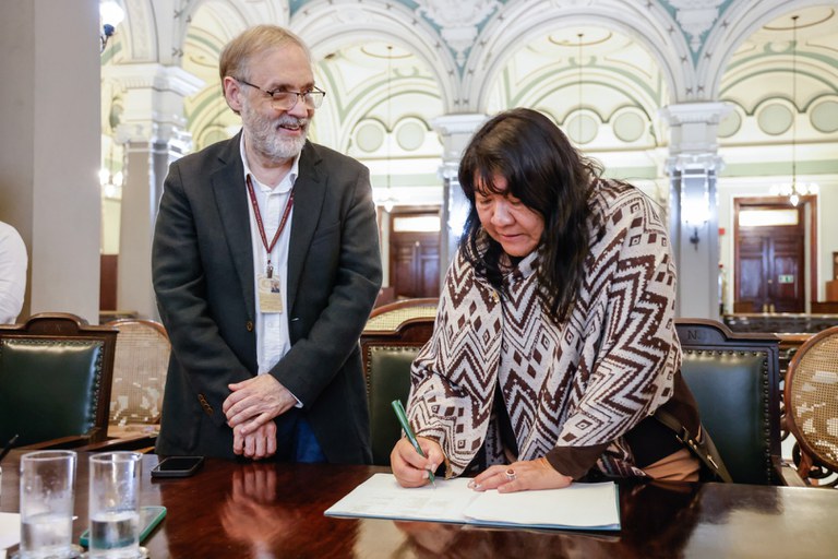 FUNAI: Funai e Fundação Biblioteca Nacional assinam acordo para promover atividades culturais com temática indígena no Rio de Janeiro