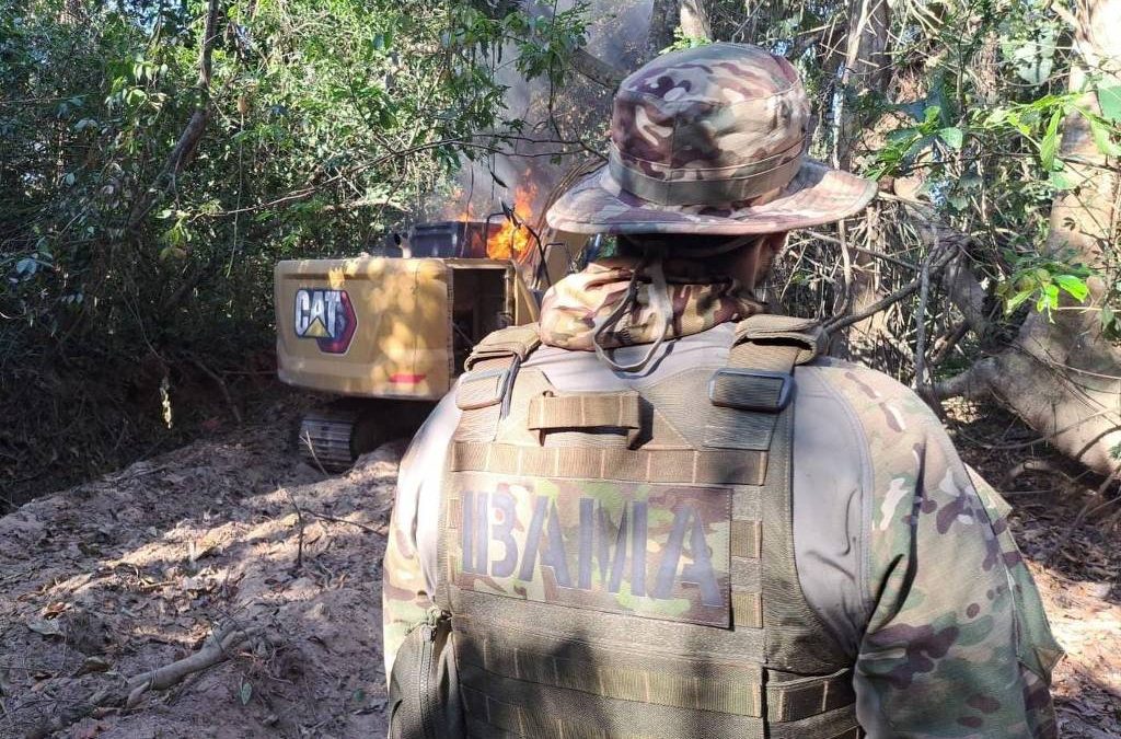 FOLHA DE S. PAULO: Agentes do Ibama são atacados e garimpeiro é baleado em MT