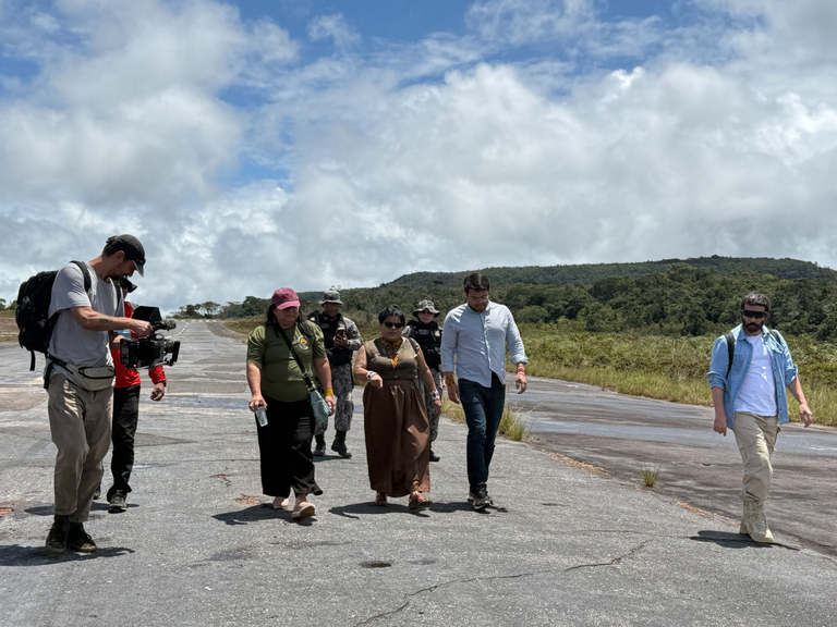 MPI: Ministra Sonia Guajajara visita equipamentos públicos voltados à melhoria das condições de vida no Território Yanomami