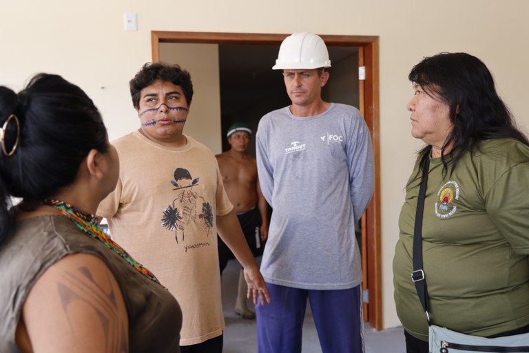 FUNAI: Funai e MPI visitam centro de referência em saúde indígena na região de Surucucu na Terra Indígena Yanomami
