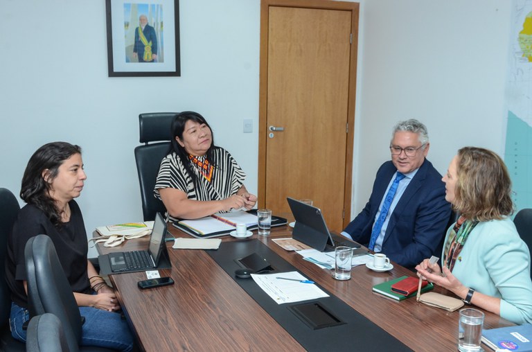 FUNAI: Funai recebe embaixadora e presidente de tribunal australiano para diálogo sobre proteção das terras indígenas