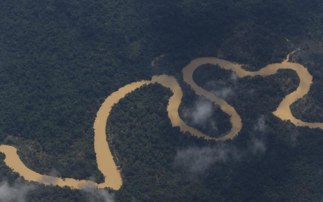 ISA: Projetos que autorizam garimpo e exploração econômica em Terras Indígenas avançam no Senado