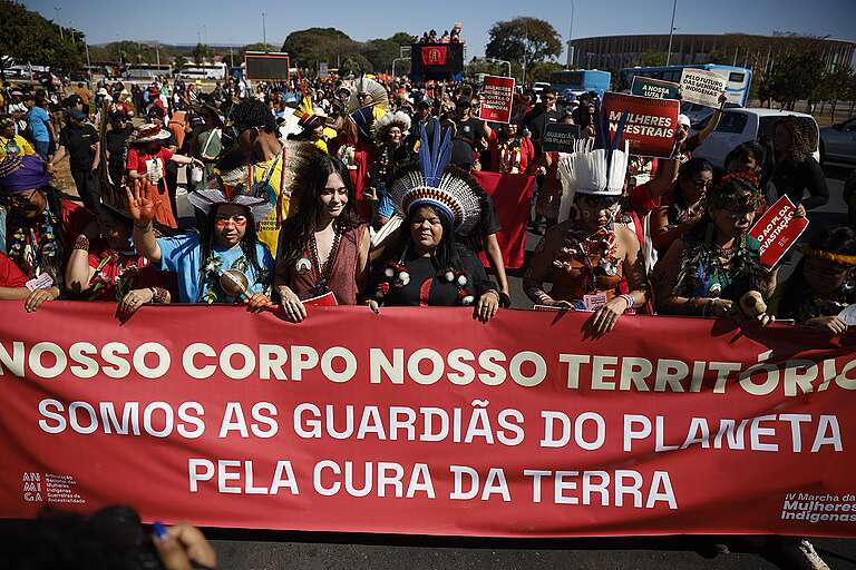 GREENPEACE: Marcha das Mulheres Indígenas: na linha de frente pela terra e pela vida