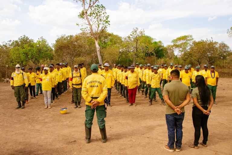 FUNAI: Funai, Ibama e Coiab apoiam formação e entrega de equipamentos para brigada indígena Karajá na Ilha do Bananal