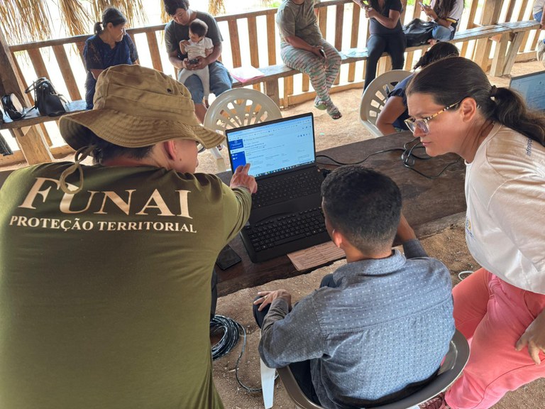 FUNAI: Direitos previdenciários: Funai e INSS levam atendimentos a terras indígenas de Rondônia