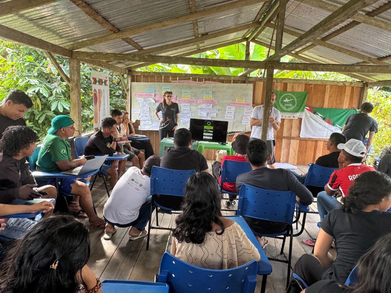 FUNAI: No Amazonas, Funai contribui com a construção do plano de gestão territorial e ambiental do povo Apurinã
